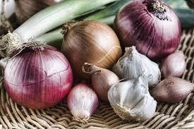 Cooking without Onion and Garlic on the Low FODMAP Diet - casa de sante